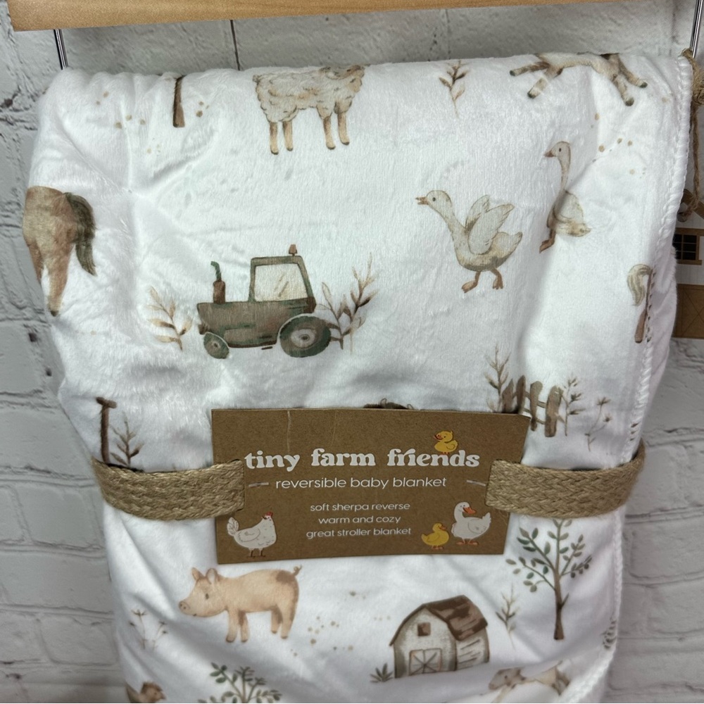 NWT tiny farm friends Reversible Baby Blanket barnyard animals tractor neutral - Picture 3 of 6